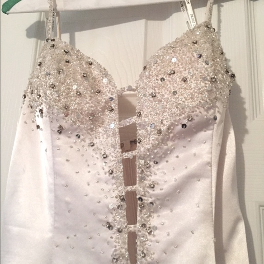 Formal Dress - Picture 5 of 8